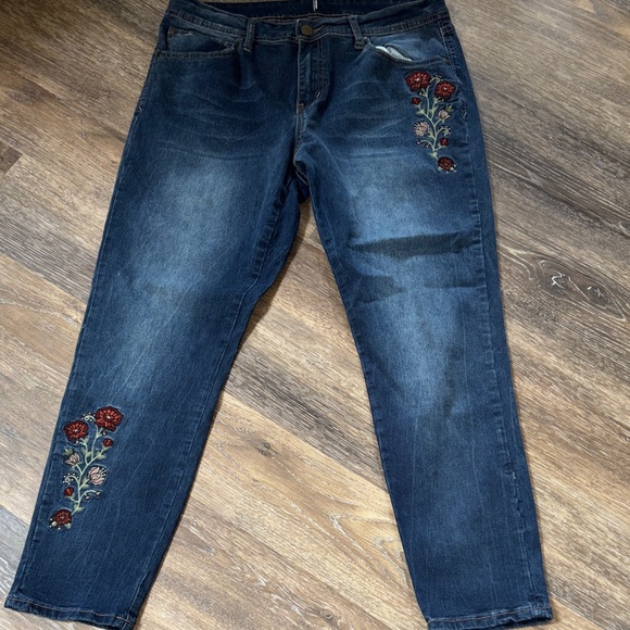 New Directions Navy Skinny Jeans with Red Floral Design - Picture 1 of 9